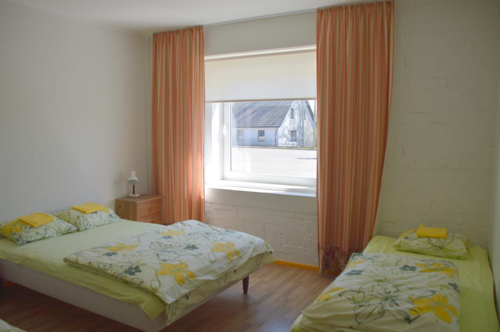 Saare Automatic Hostel Pärnu Buitenkant foto